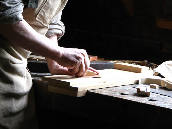 Nuestro equipo de profesionales cuenta  con muchos años de contrastada <strong>experiencia</strong> en el sector de la <strong>carpintería de madera en Albocàsser</strong>.